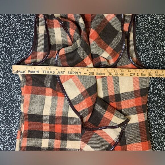 Plaid
Flowy Wrap Vest - Picture 3 of 6